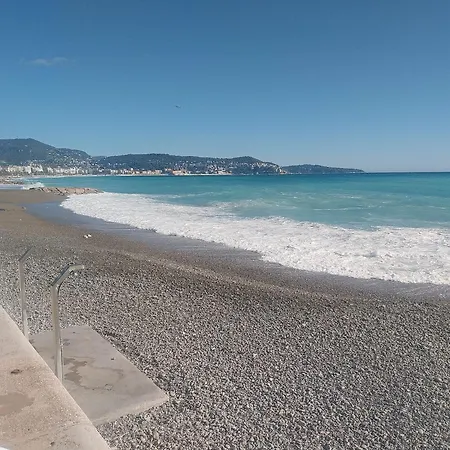 Jacuzzi, 3 Min, Bed & Breakfast Nizza