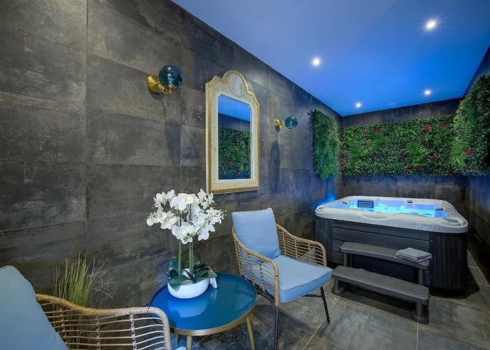 Jacuzzi, 3 Min, Oda ve Kahvaltı