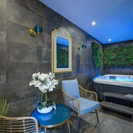 Jacuzzi, 3 Min, Oda ve Kahvaltı